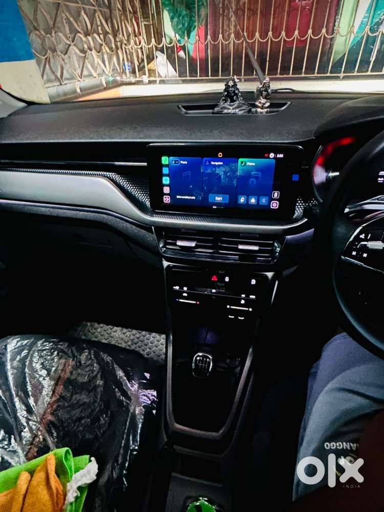 Skoda Kushaq 1.0 Tsi Style At (6 Airbags), 2023, Petrol
