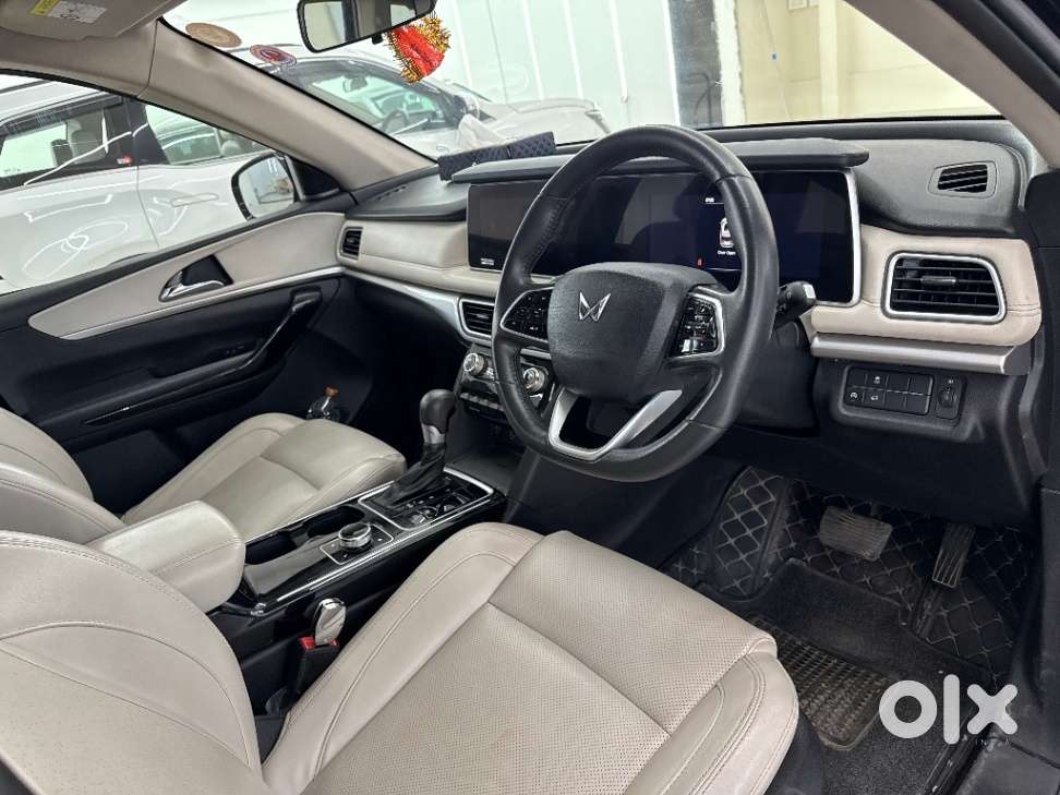 Mahindra Xuv700 2.2 Ax 7 Diesel At Luxury Pack Str, 2023, Diesel