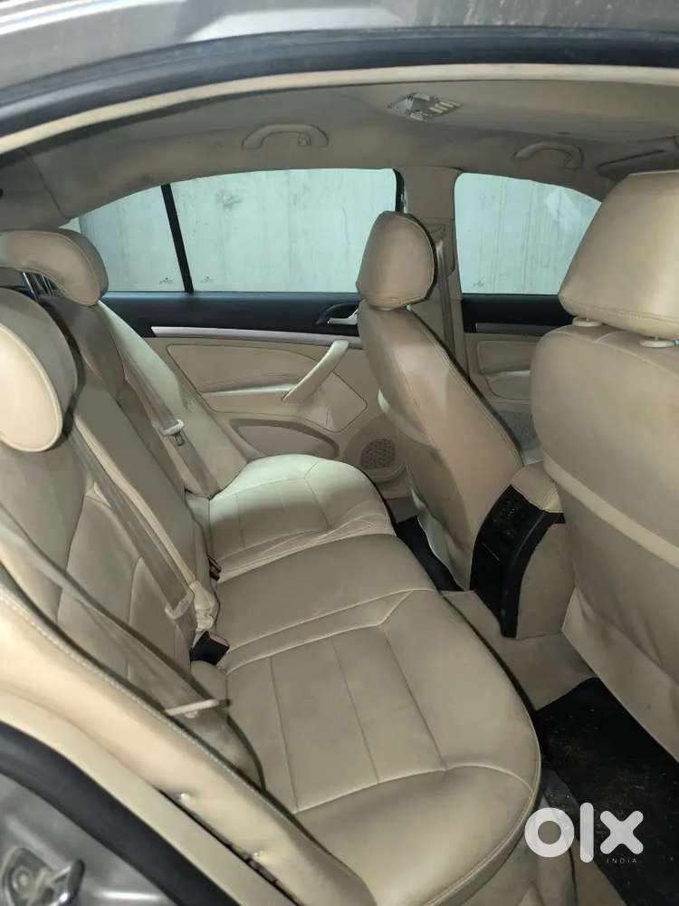 Skoda Laura Ambition 2010 - Automatic