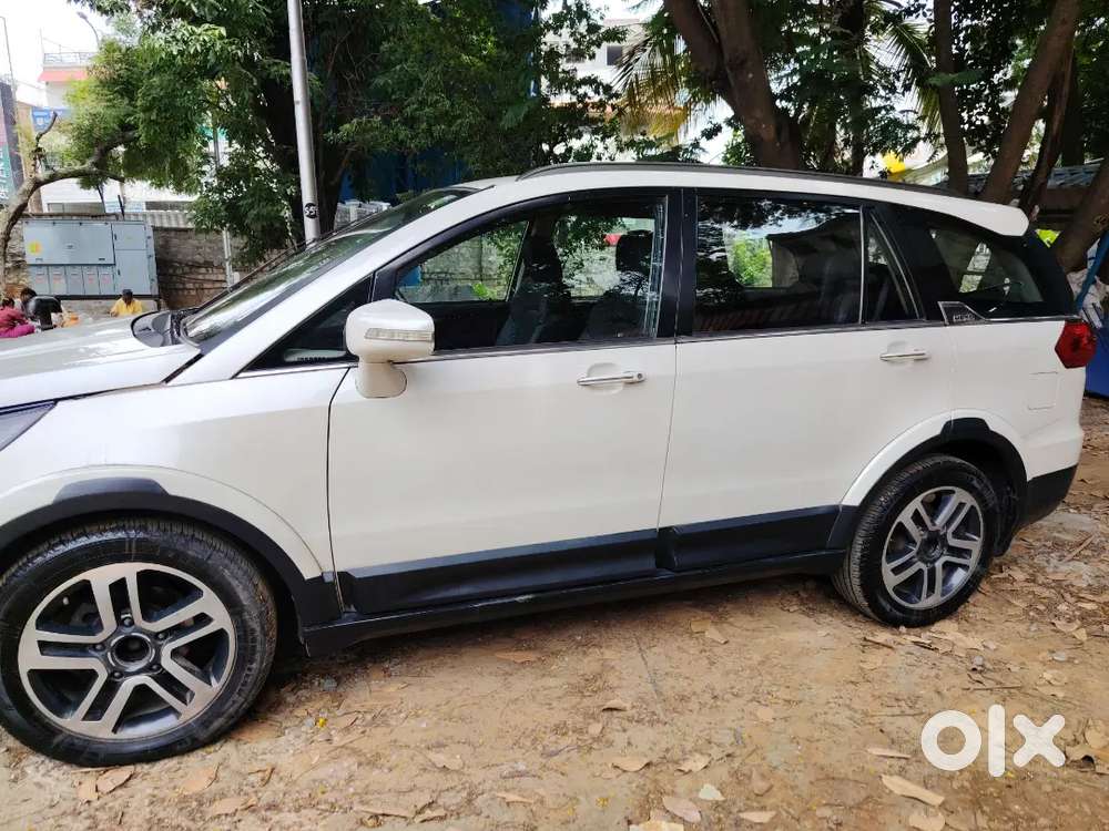 Tata Hexa 2017 Pearl White Diesel  Automatic, 4x2 6 Seater. Top Model