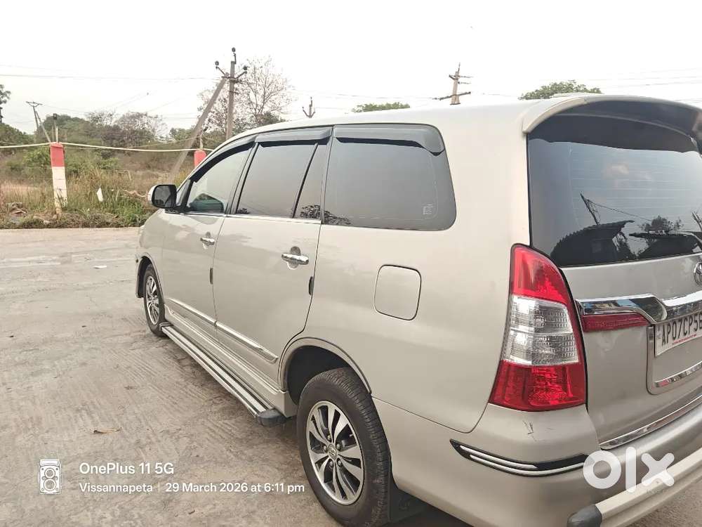 Toyota Innova 2015 Diesel 190000 Km Driven