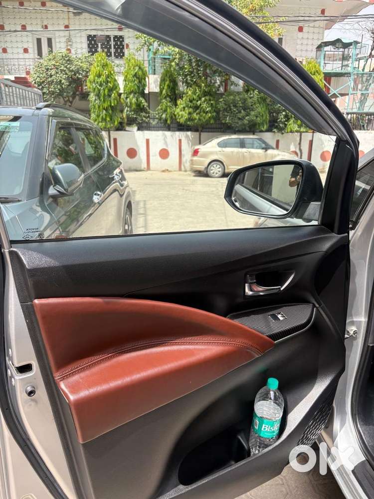 Innova Crysta G