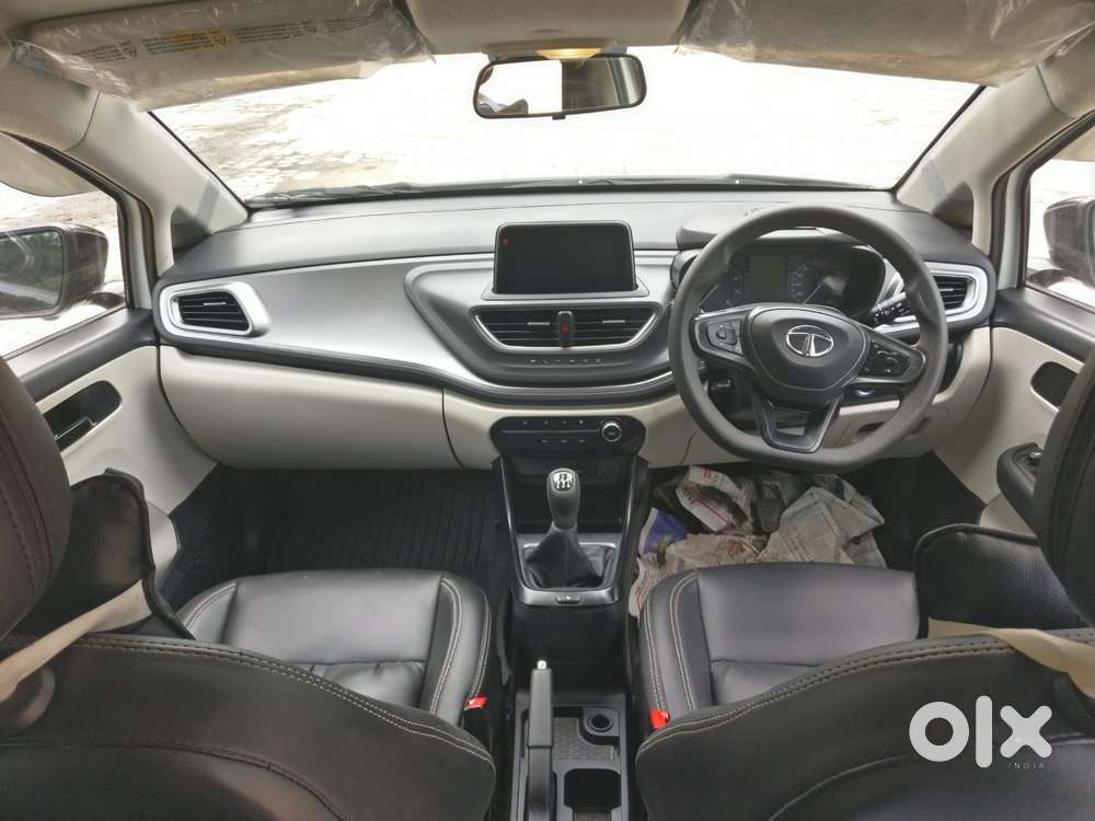 Tata Altroz, 2022, Petrol