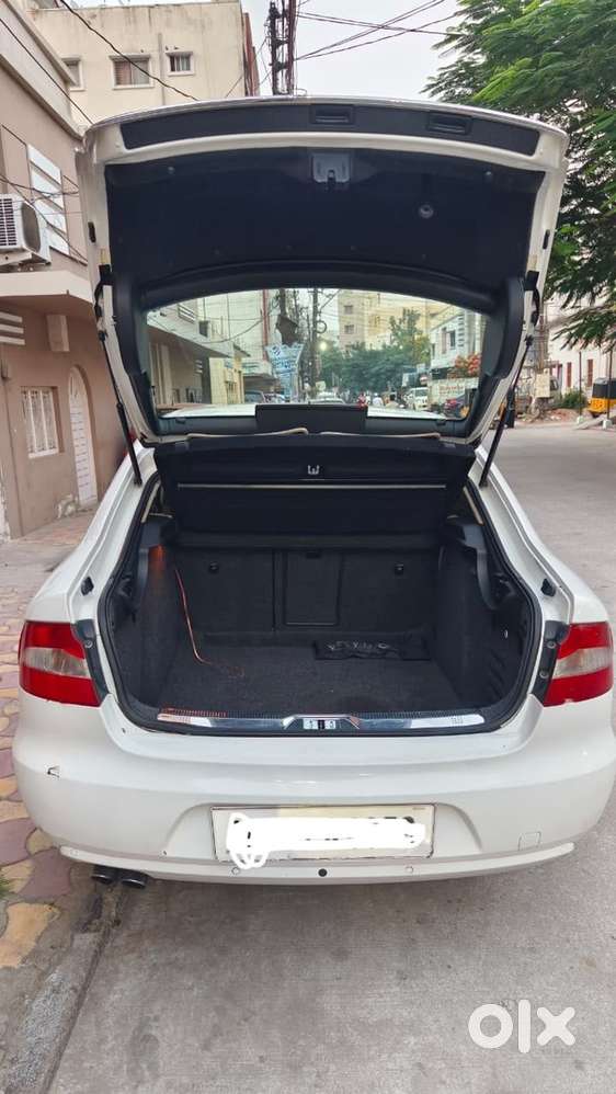 Skoda Superb 2010 Petrol Well Maintained