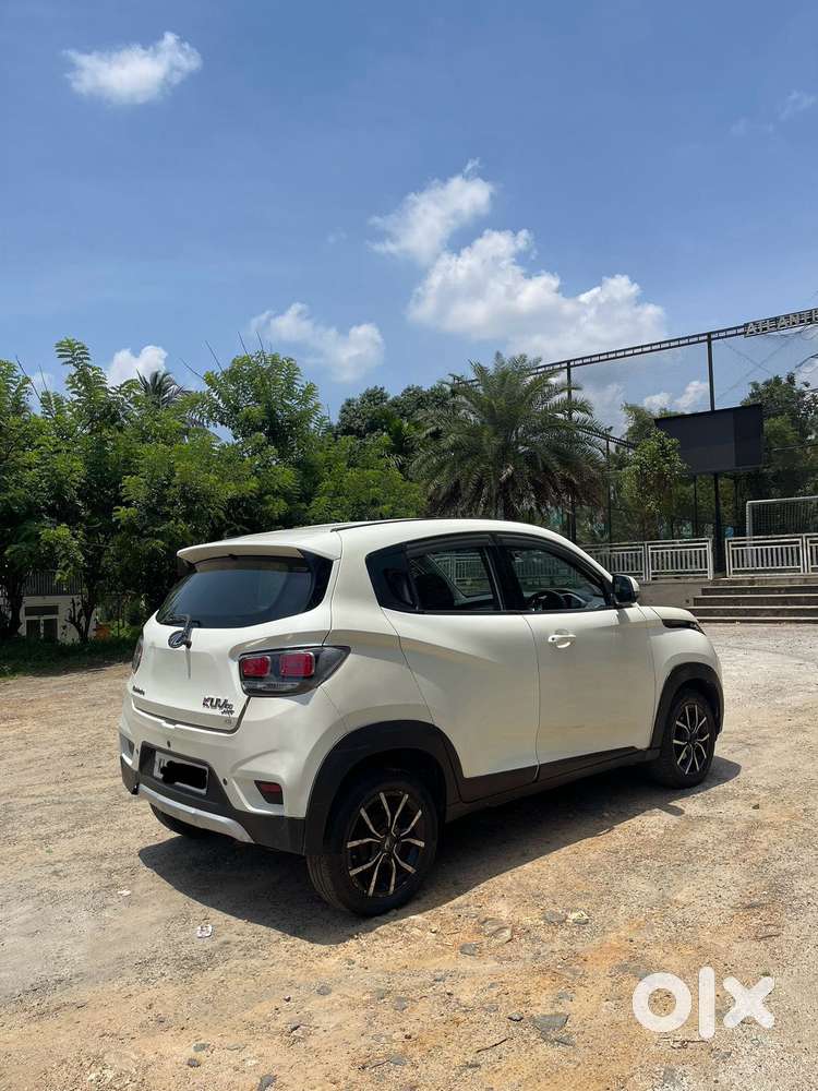 Mahindra Kuv 100 K8 5str, 2018, Petrol