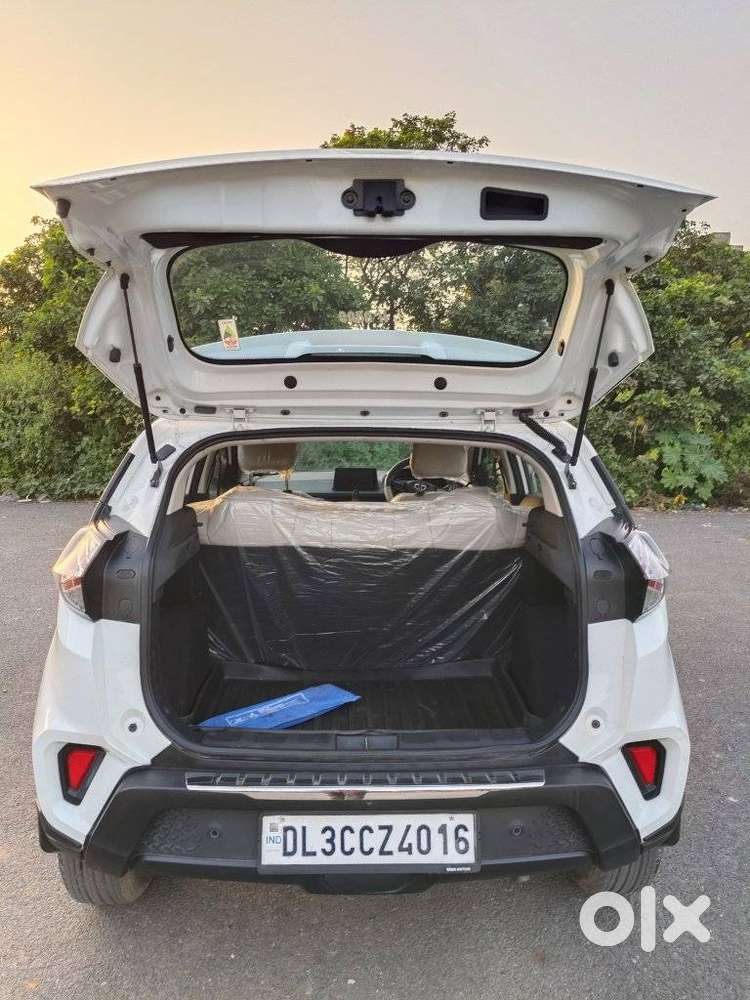 Tata Nexon, 2023, Petrol