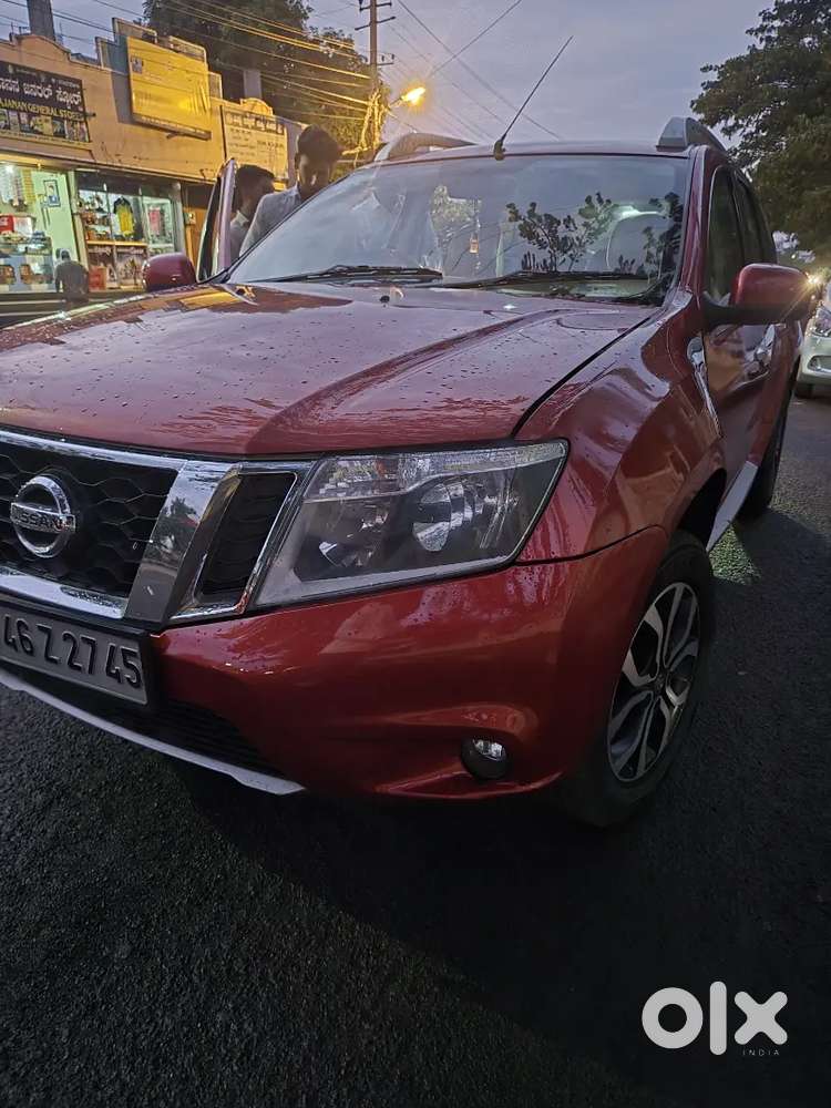 Hyundai Verna 1.6 Fluidic 2011 Nissan Terrano