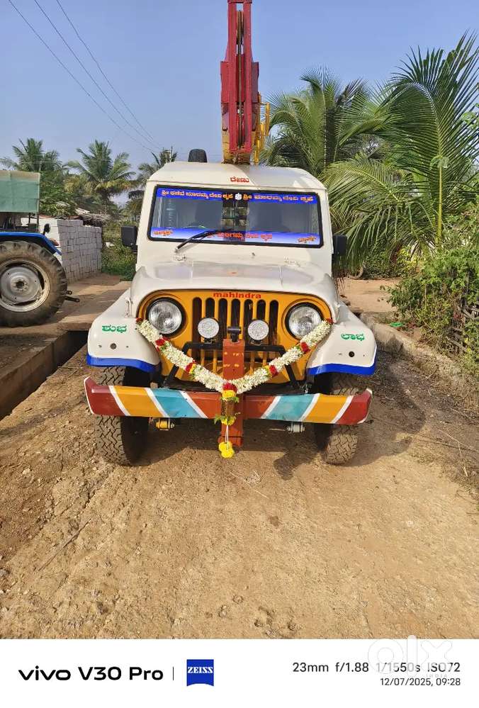 Motor Lifting Jeep