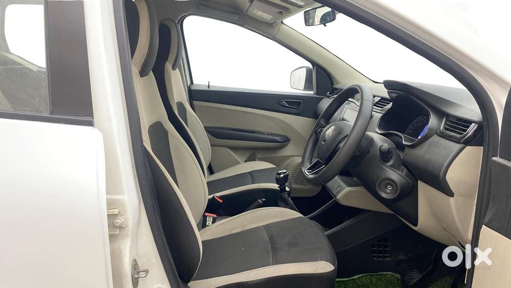 Renault Triber Rxt, 2023, Petrol