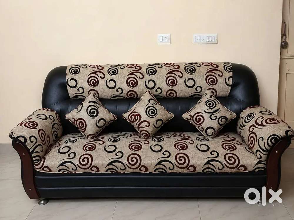 3 Seater Sofa with Cushions
