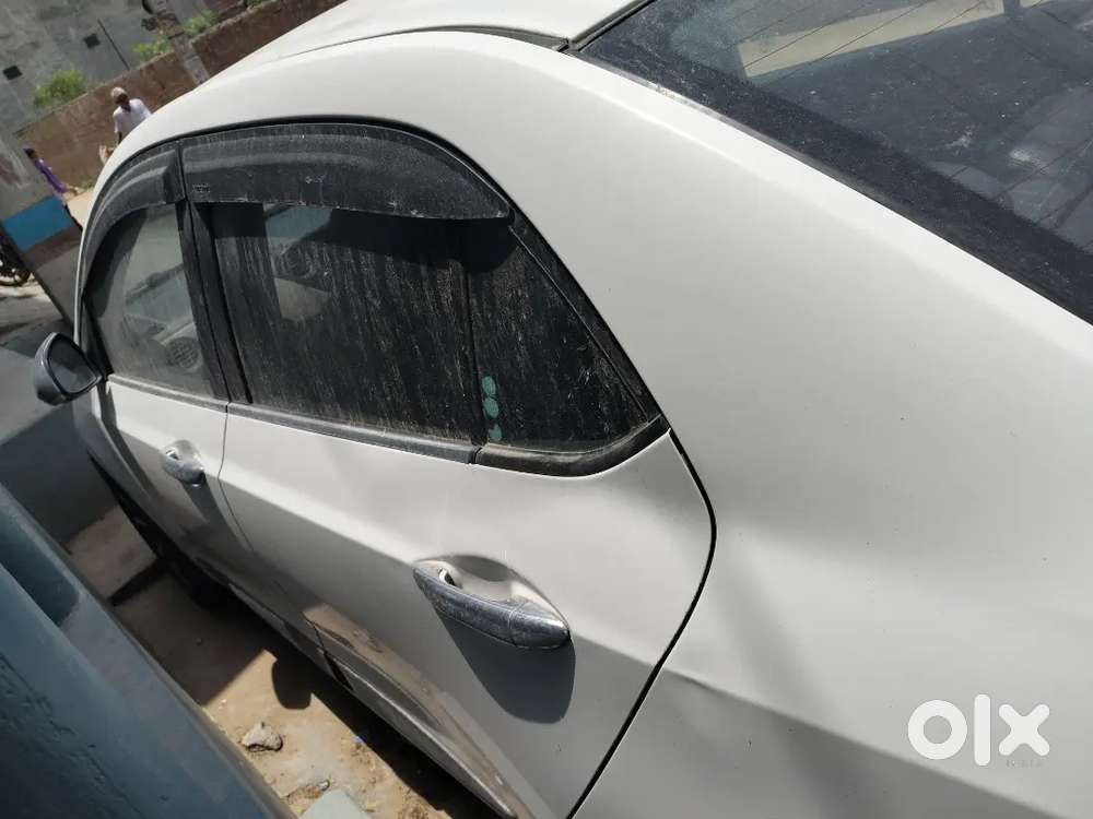 Hyundai Xcent Diesel Manual 2014 With 70720 Km