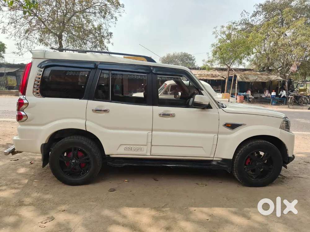 Mahindra Scorpio 2015