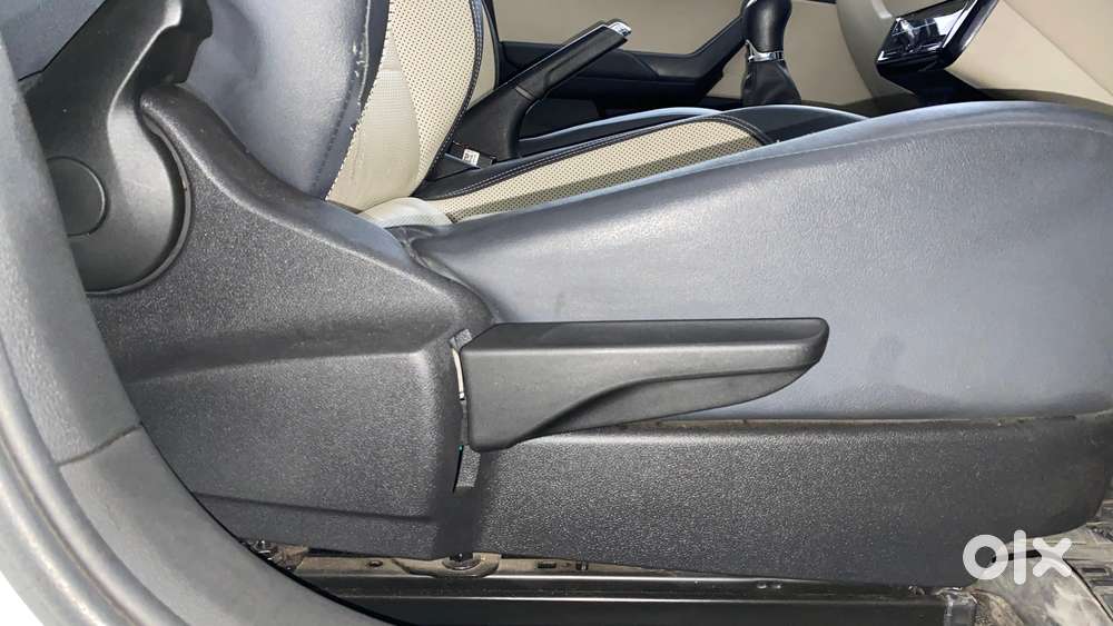 Skoda Slavia Style 1.0l Tsi Mt, 2022, Petrol