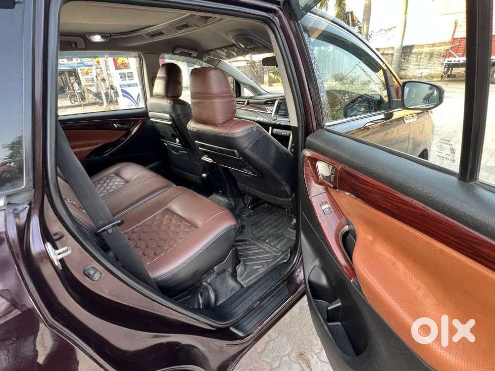 Toyota Innova Crysta 2.4 V 8 Str, 2017, Diesel