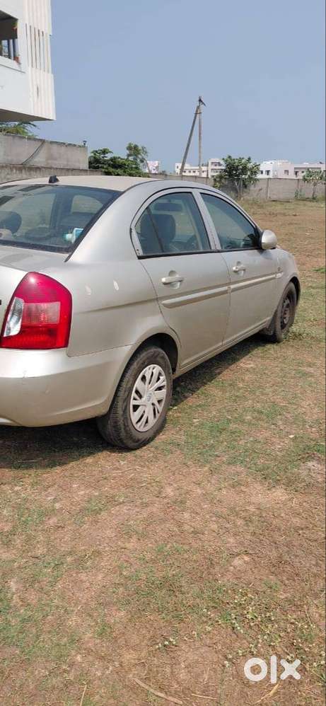 Car On Condition And 20 Mileage On  Highways