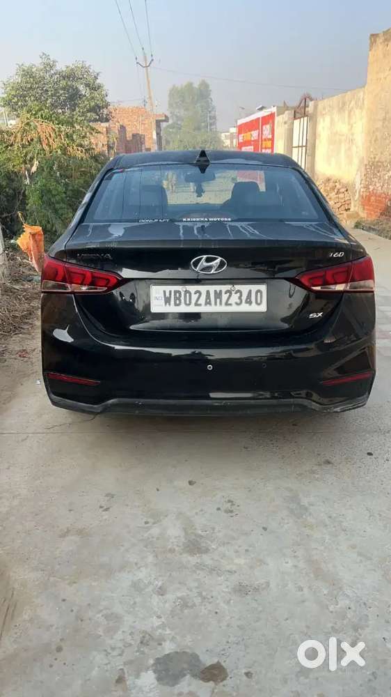 Verna 1.6  Sanroof Model