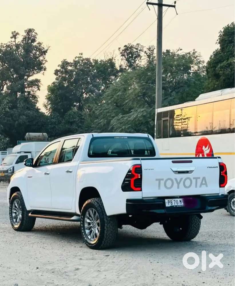 Toyota Hilux 2025 Diesel 20480 Km Driven