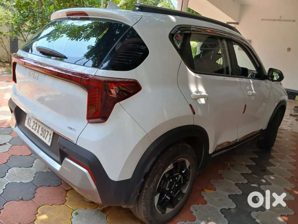 Kia Sonet 2025 Petrol 2400 Km Driven