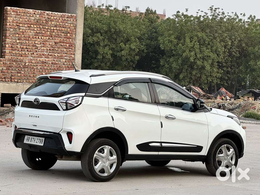 Tata Nexon 1.2 Revotron Xt, 2022, Petrol