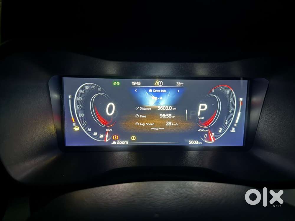 Mahindra Xuv 3xo Revx A (automatic) 2026