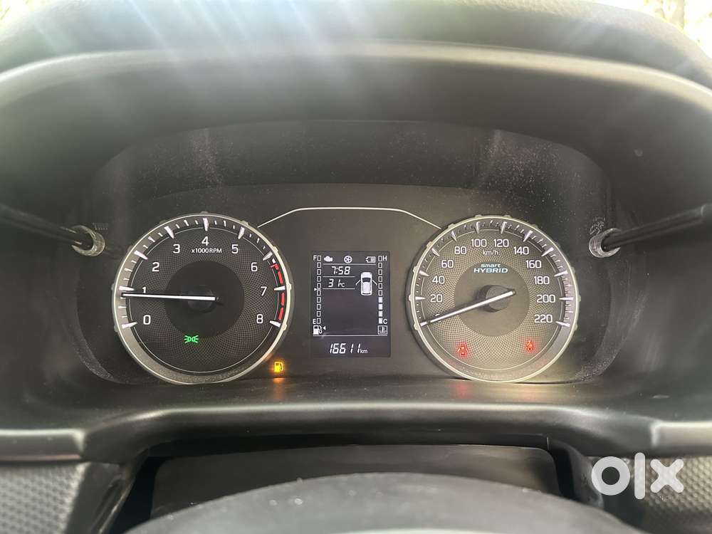Maruti Suzuki Brezza 1.5 Vxi Smart Hybrid, 2023, Petrol