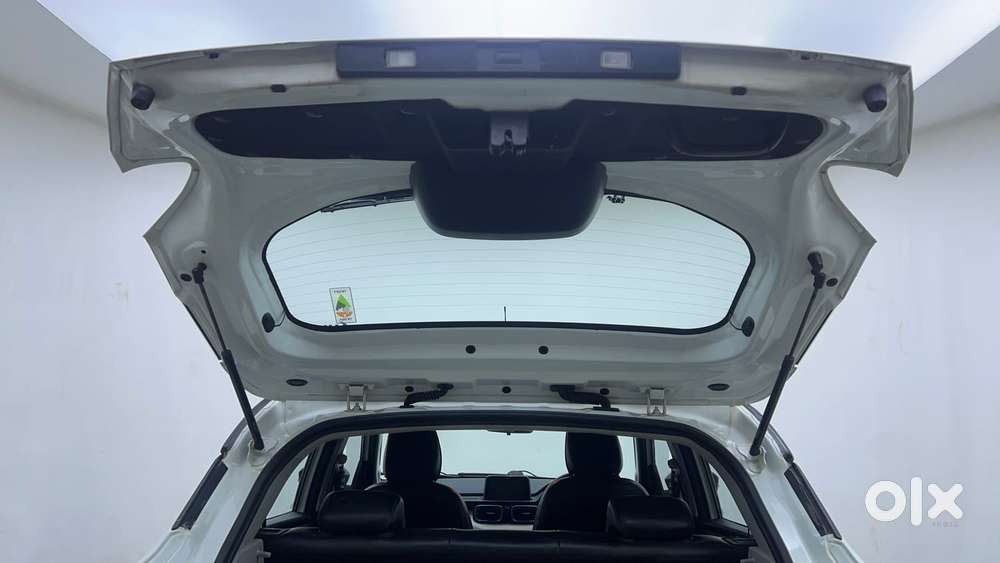 Tata Punch 1.2 Revotron Creative Amt Dual Tone, 2023, Petrol