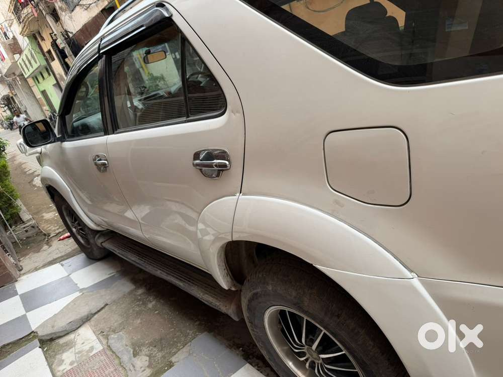 Toyota Fortuner Diesel 2011 (upgraded To 2016)