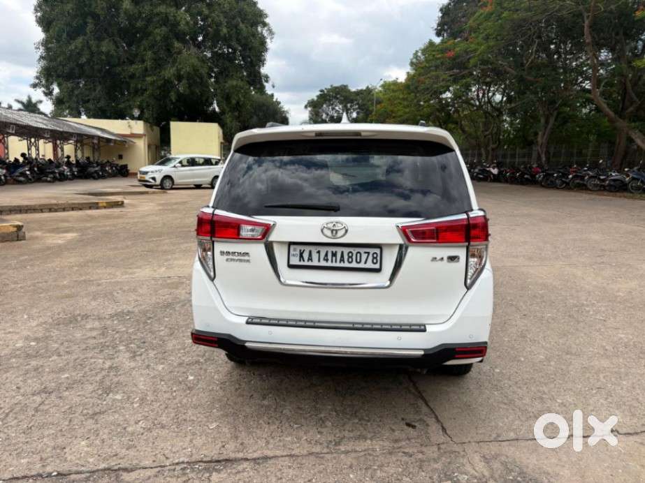Toyota Innova Crysta 2.4 V 7 Str, 2022