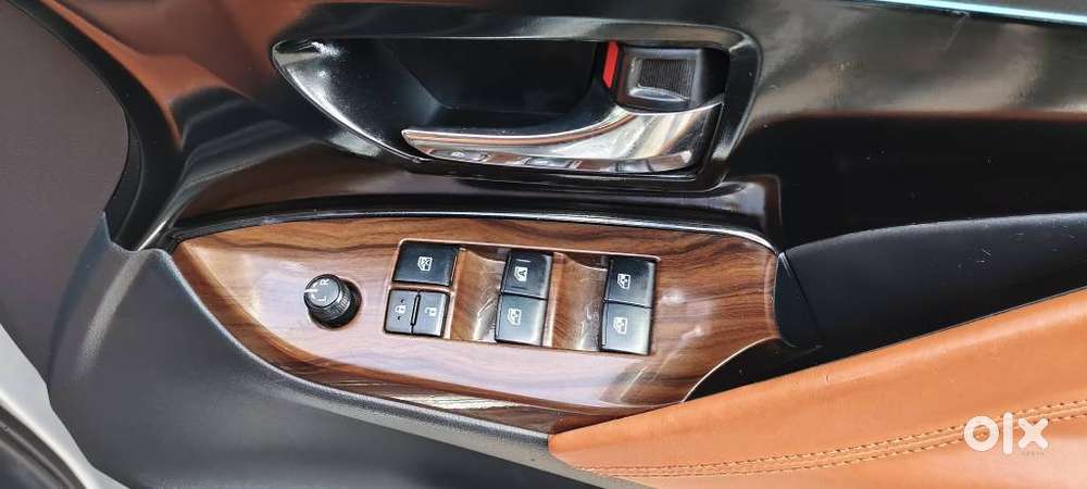 Toyota Innova Crysta 2.4 G Mt, 2016, Diesel