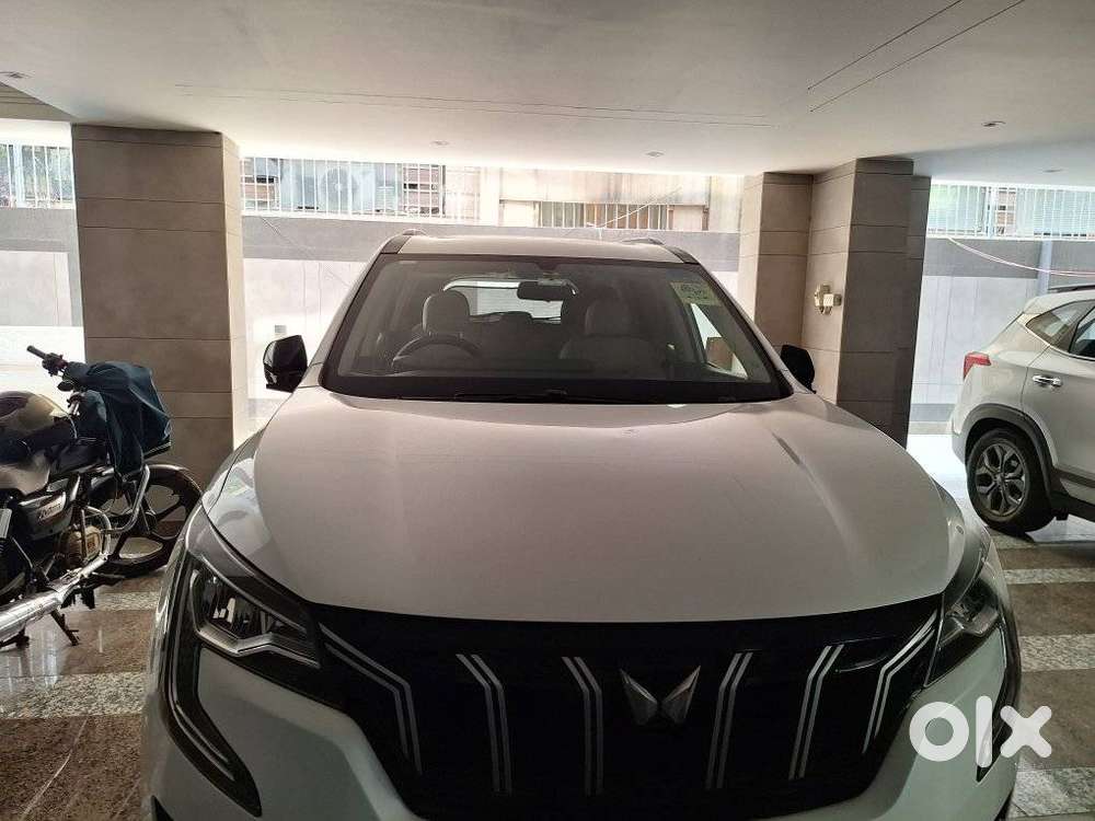 Mahindra Xuv700 2.0 Ax 5 Petrol At Str, 2021, Petrol