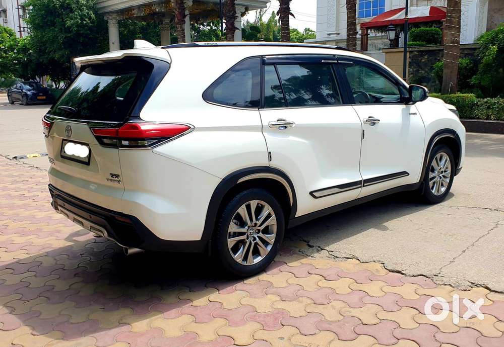Toyota Innova Hycross Zx(o), 2023, Petrol