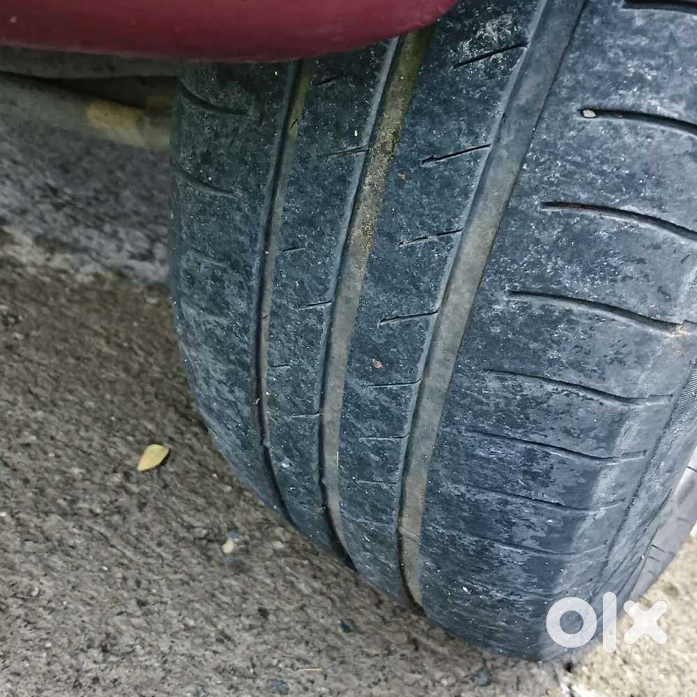 गाडी कडक गाडी में कोई काम नही सस्पेन्शन नवी है बॅटरी नवी है