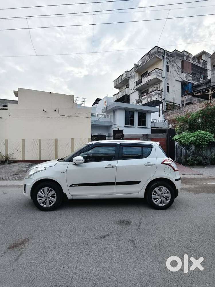 Maruti Suzuki Swift Vvt Zxi, 2015, Cng & Hybrids