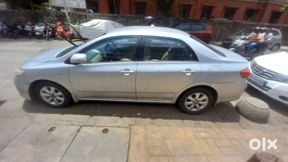 Toyota Corolla Altis 2011 Petrol Good Condition⁸
