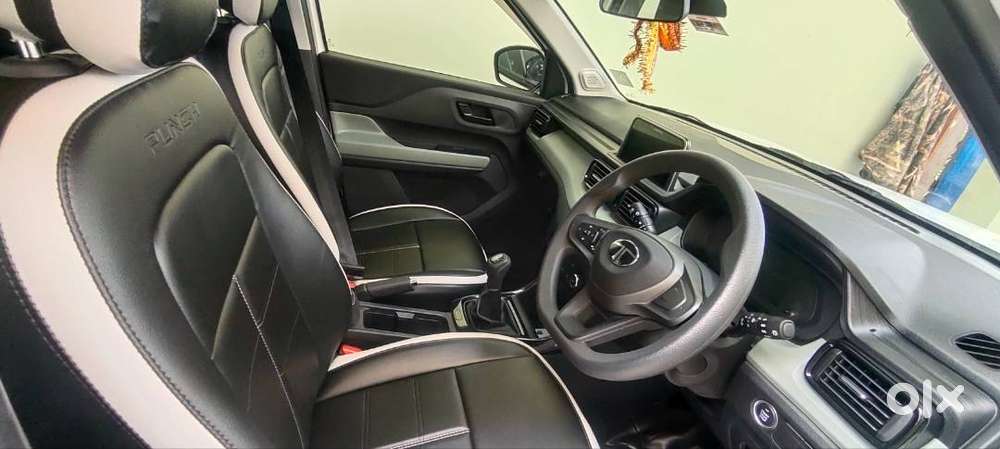 Bought In December 2024... Only 7500km Driven.. Sunroof Available