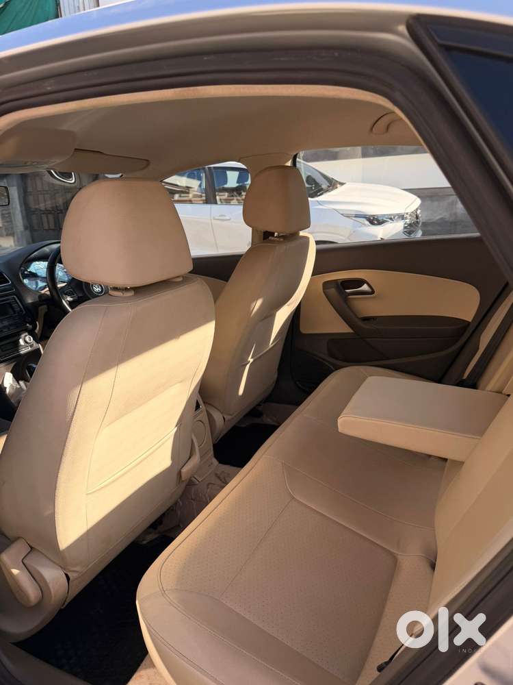 Volkswagen Vento 1.5 Highline Plus At 16 Alloy, 2014, Petrol