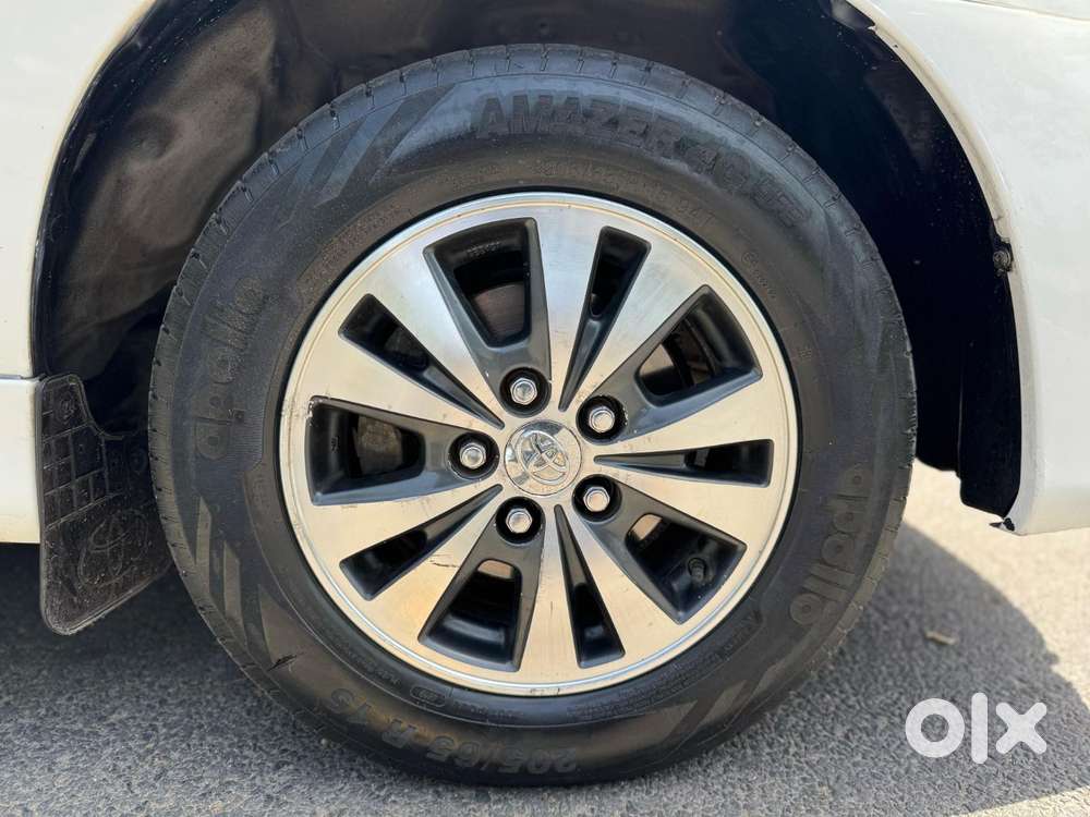 Toyota Innova 2.5 Zx 7 Str Bs-iv, 2015, Diesel