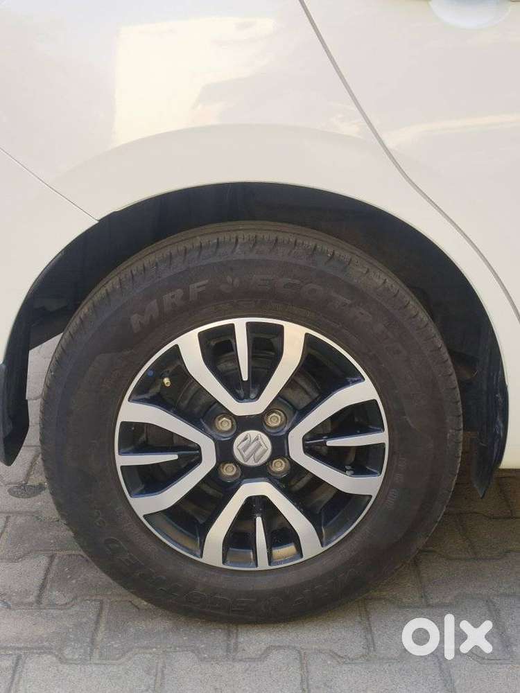 Maruti Suzuki Swift Vxi Optional, 2025, Petrol