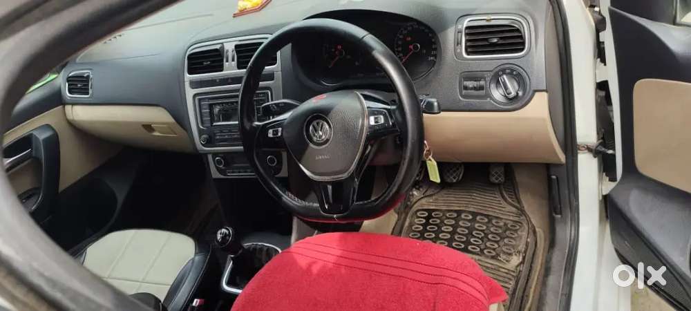 Volkswagen Polo 2015 Year