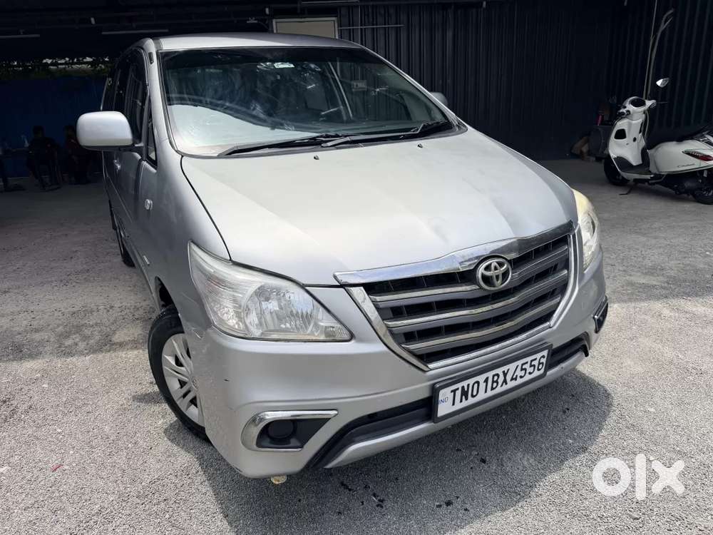 Toyota Innova 2.5 G (diesel) 8 Seater Bs Iv, 2015, Diesel