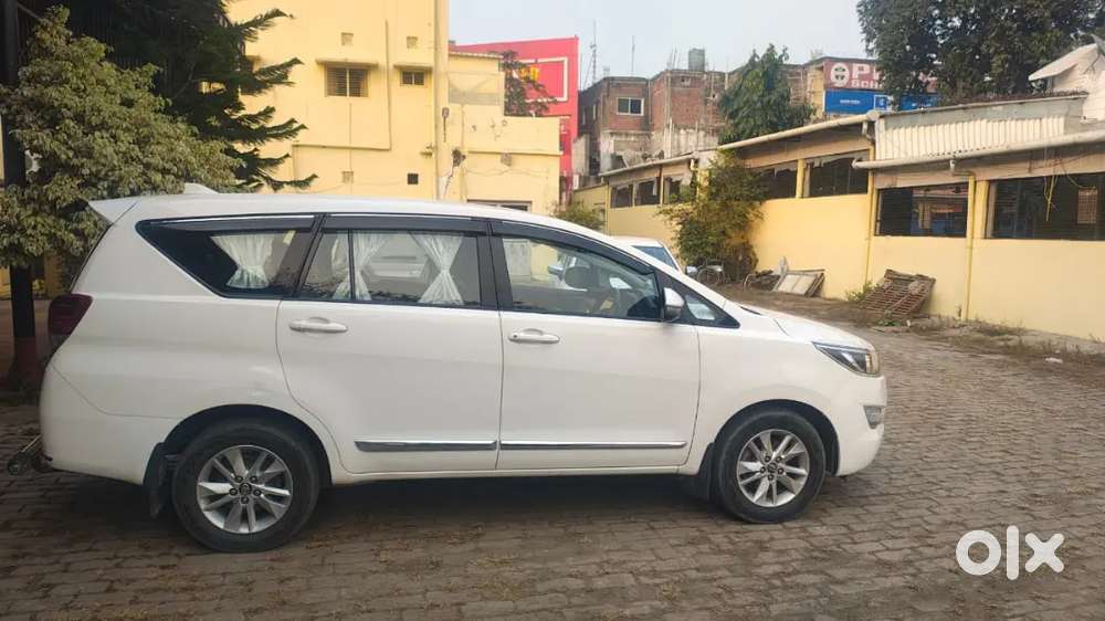 8 Seater Crysta For Sale