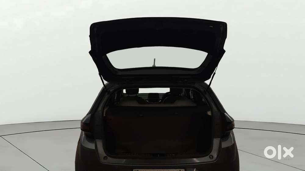 Tata Altroz 1.2 Xt, 2022, Petrol