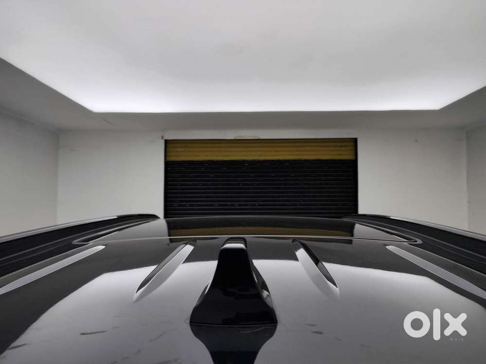 Mahindra Xuv700 2.0 Ax 7 Petrol At Str, 2023, Petrol