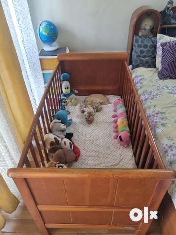 Baby cot for outlet sale olx