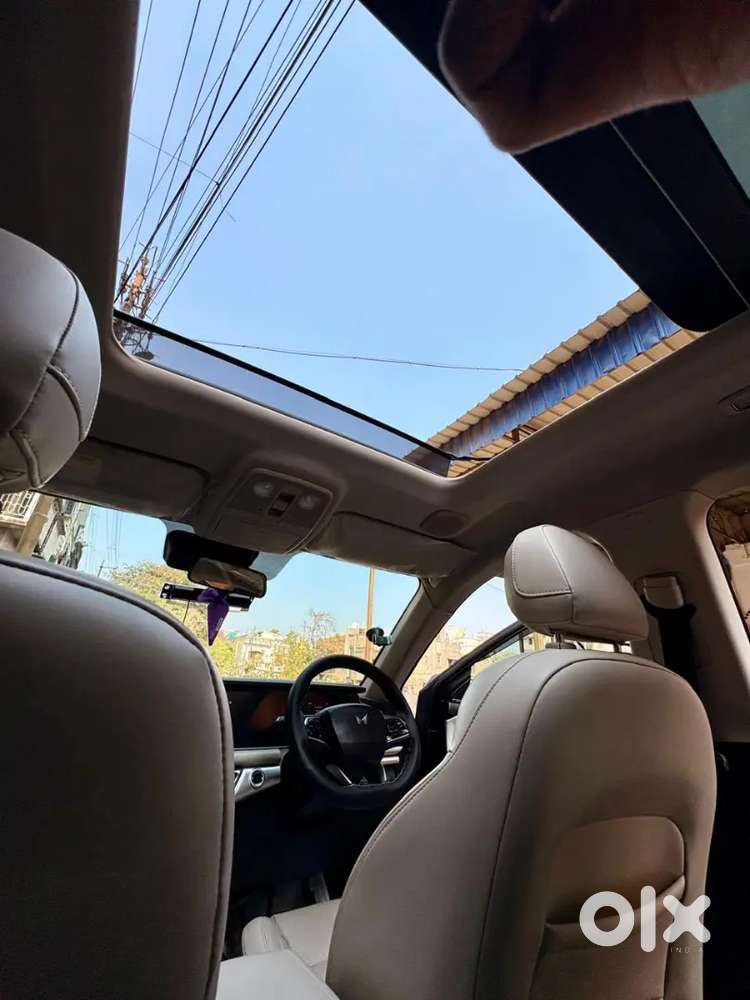 Mahindra Xuv700 2023 Diesel 37000 Km Driven