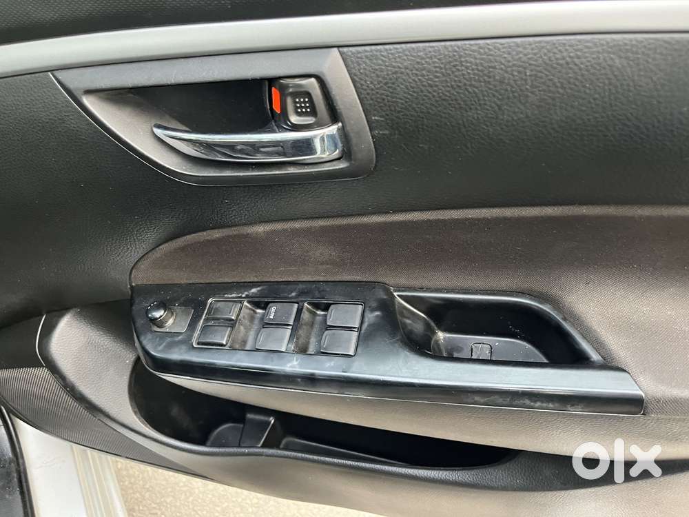 Maruti Suzuki Swift 1.2 Zxi Abs, 2012, Petrol