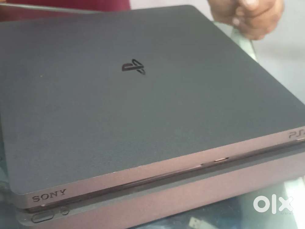 PS4 slim 1tb with all cables and original controller