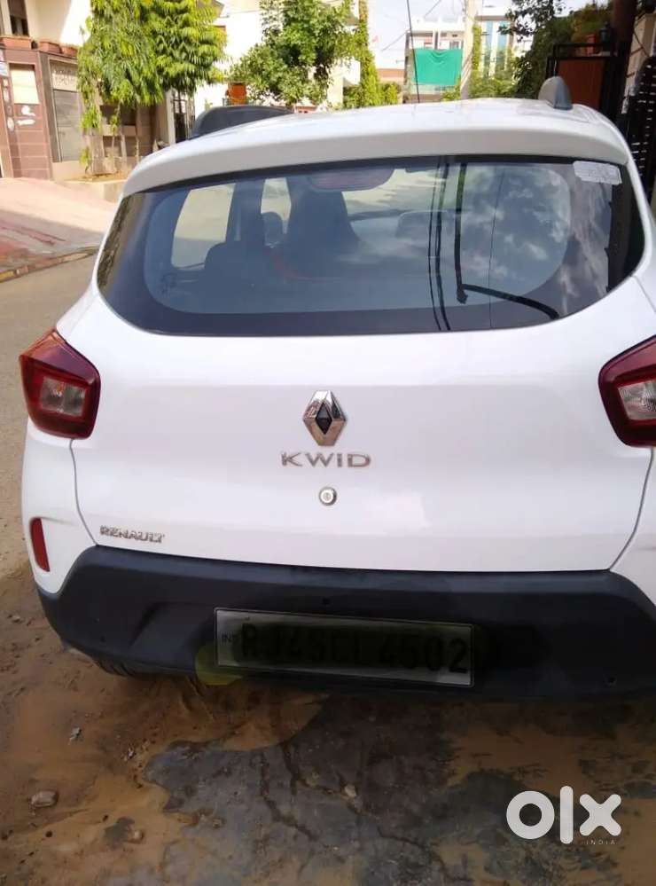 Kwid Colour White And Less Driven Car Non Accident Car Saf H Ek Number