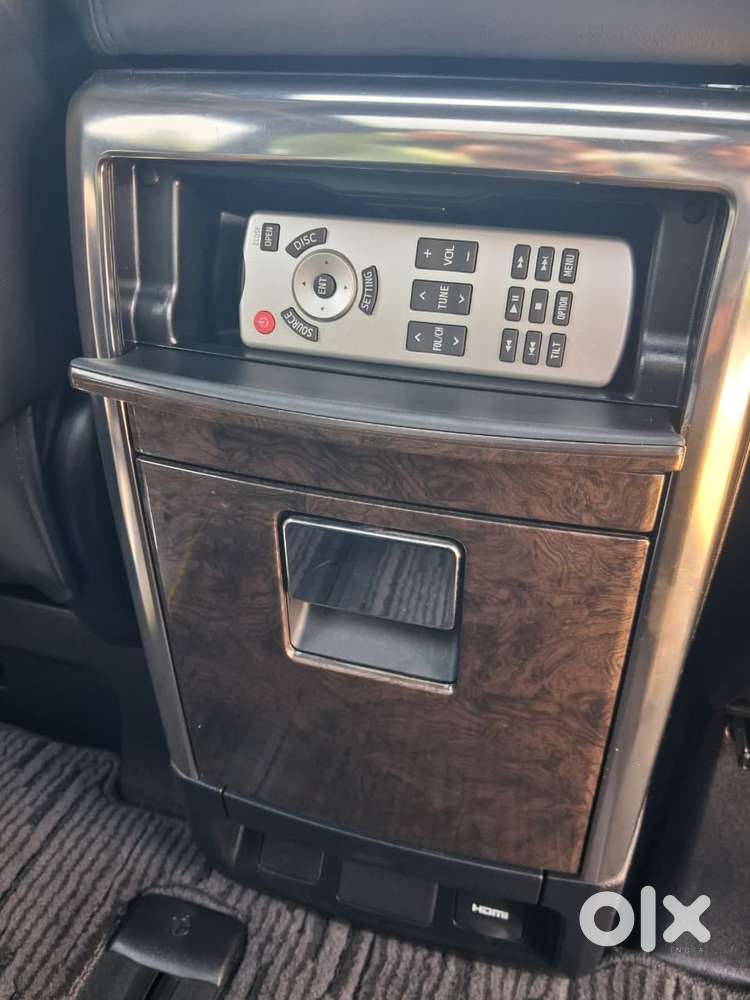 Toyota Vellfire 2.5 Executive Lounge, 2021, Petrol