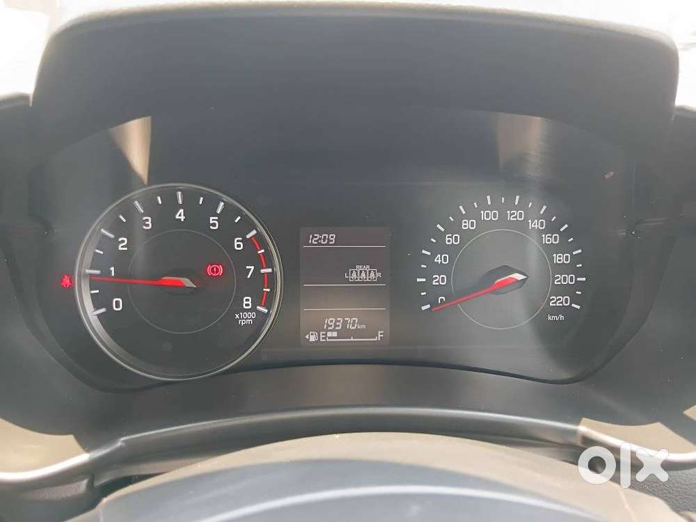 Maruti Suzuki Swift 1.2 Lxi (o), 2024, Petrol